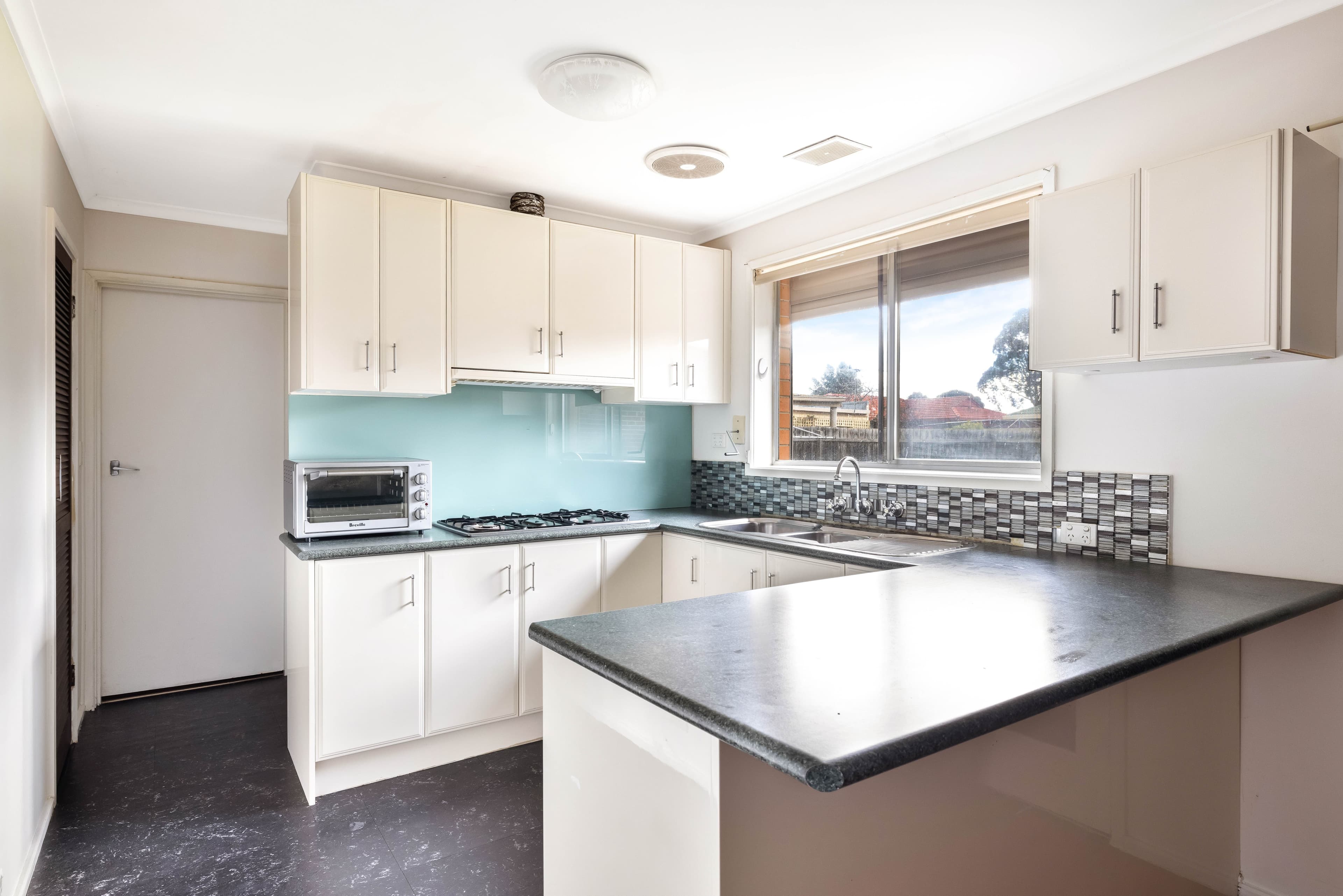 4 President Road, Albanvale VIC 3021, Albanvale - Thumbnail 3