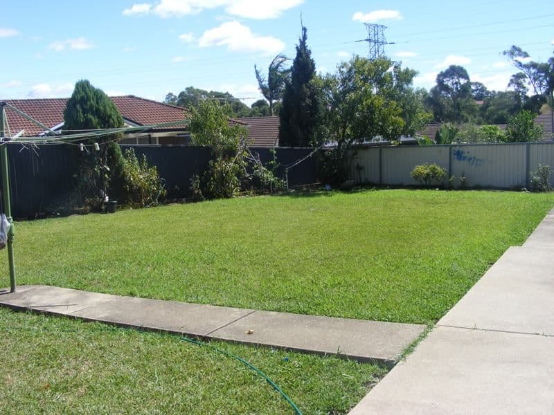 10 Aramon Close, EDENSOR PARK NSW 2176, Edensor Park - Thumbnail 8