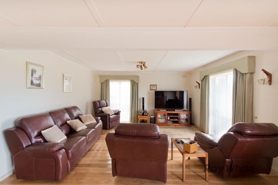 35 Tamar Drive, Melton South VIC 3338, Melton South - Thumbnail 6