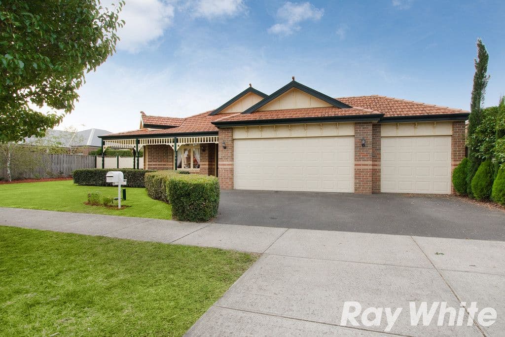 16 Mackellar Street, Pakenham VIC 3810, Pakenham - Thumbnail 3