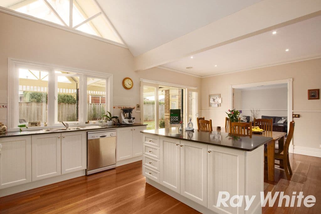 16 Mackellar Street, Pakenham VIC 3810, Pakenham - Thumbnail 5
