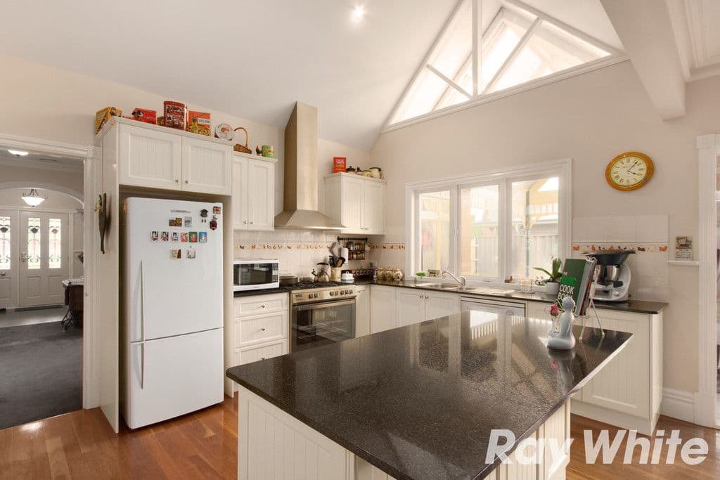 16 Mackellar Street, Pakenham VIC 3810, Pakenham - Thumbnail 6