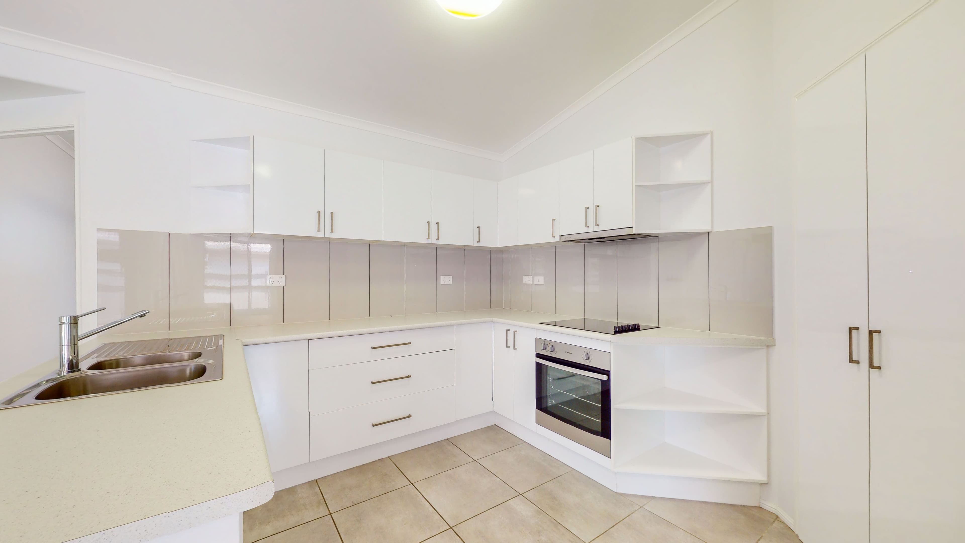4 Viewpoint Terrace, Idalia QLD 4811, Idalia - Thumbnail 2
