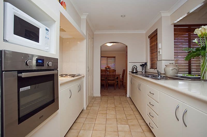 66 Chislehurst Road, LESMURDIE WA 6076, Lesmurdie - Thumbnail 2
