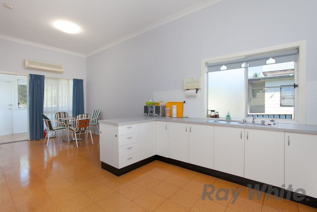 131 Gosford Road, ADAMSTOWN NSW 2289, Adamstown - Thumbnail 4