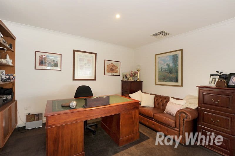 96 Sovereign Manors Crescent, ROWVILLE VIC 3178, Rowville - Thumbnail 3