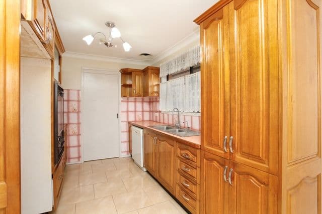 11 Ayrshire Street, BOSSLEY PARK NSW 2176, Bossley Park - Thumbnail 3