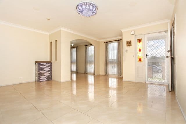 11 Ayrshire Street, BOSSLEY PARK NSW 2176, Bossley Park - Thumbnail 4