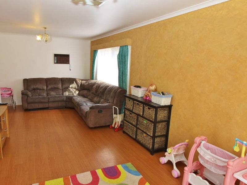 57 Flemington Crescent, Werribee - Thumbnail 6
