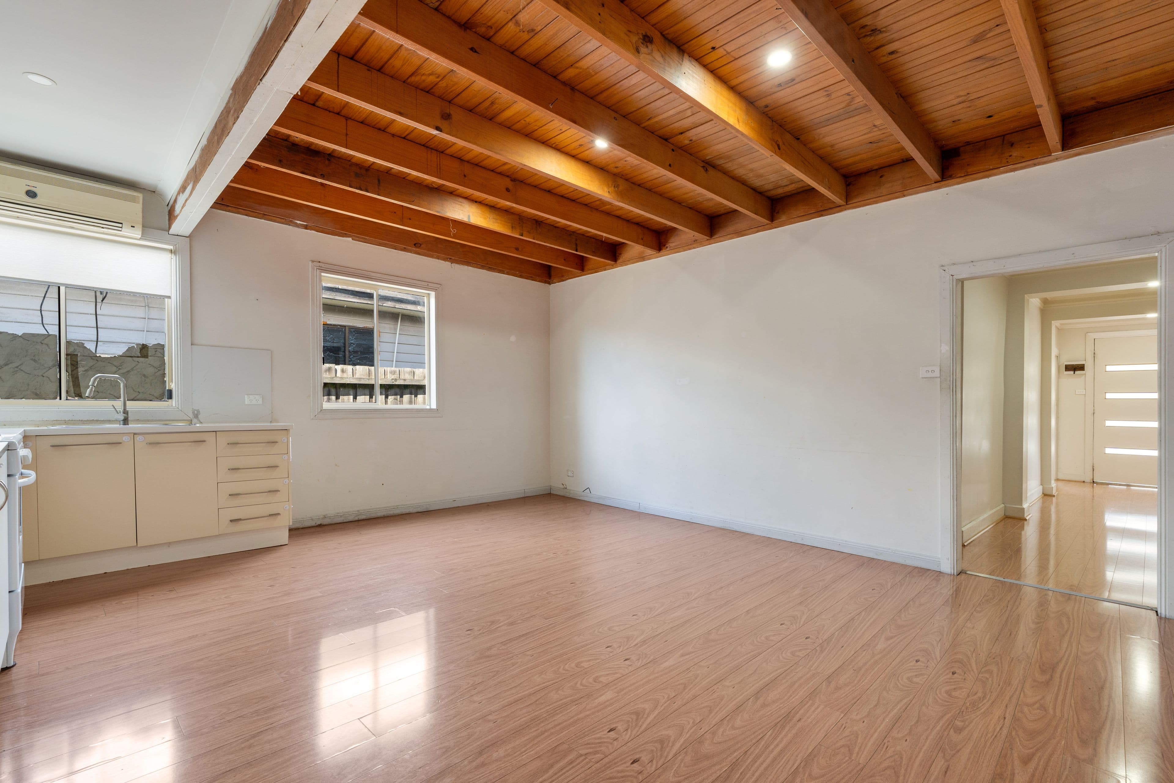 98 Lahinch Street, Broadmeadows VIC 3047, Broadmeadows - Thumbnail 2