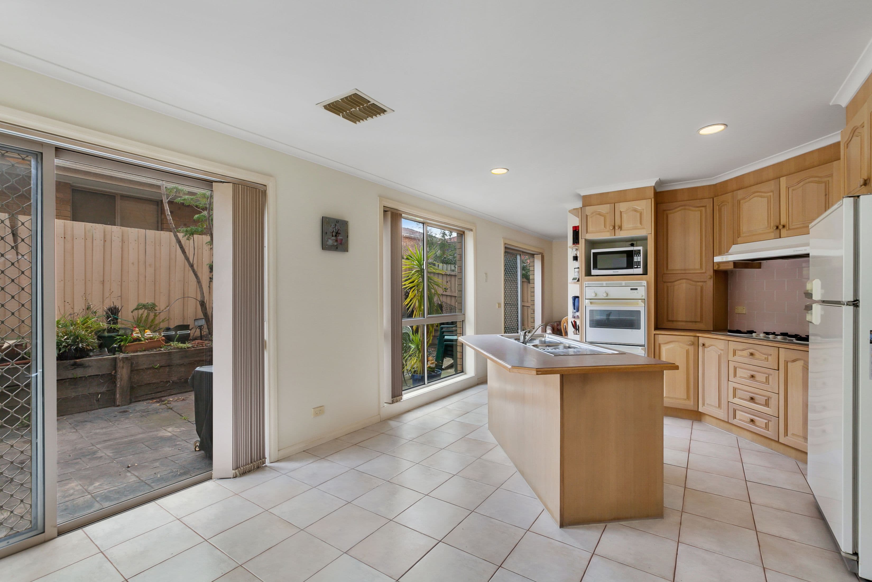13 Gardenview Close, Mill Park VIC 3082, Mill Park - Thumbnail 4