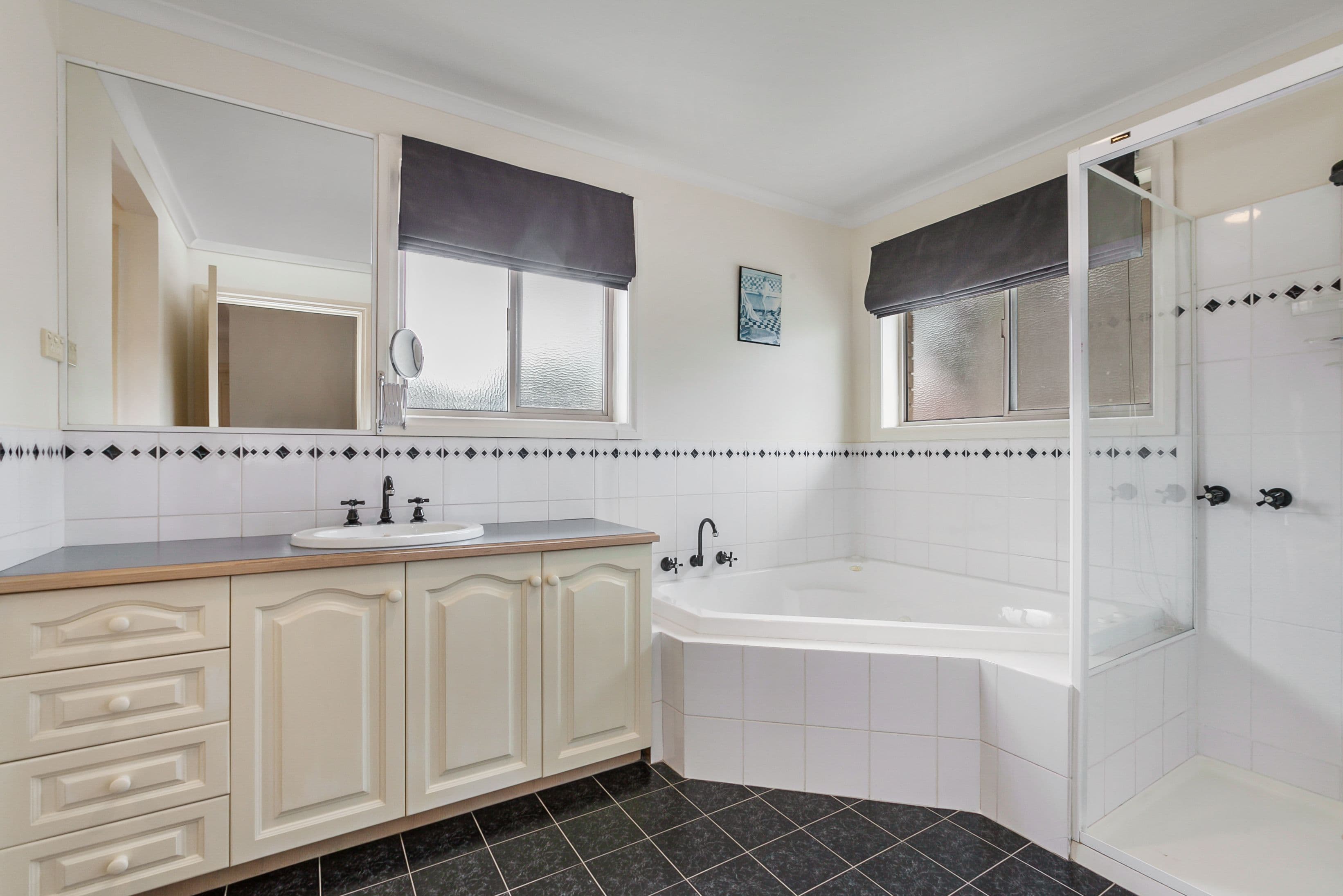 13 Gardenview Close, Mill Park VIC 3082, Mill Park - Thumbnail 5