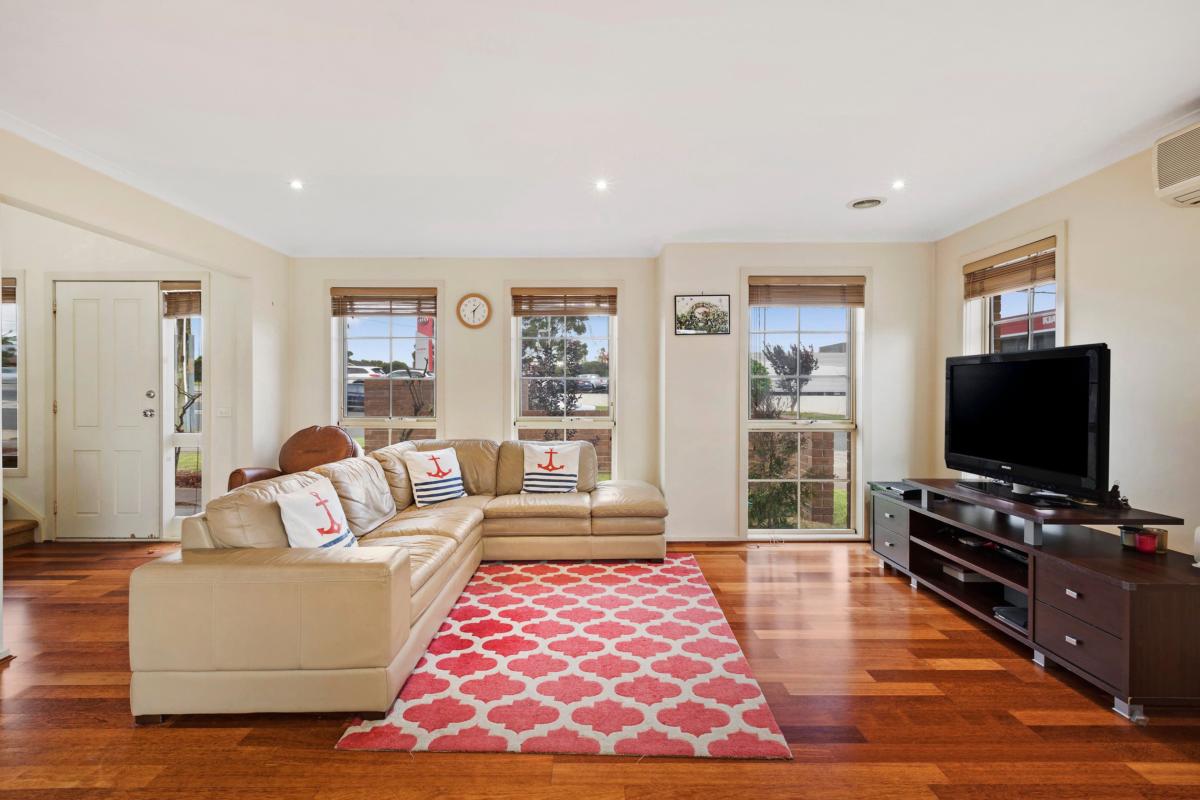 3 Neerim Grove, Hughesdale VIC 3166, Hughesdale - Thumbnail 2