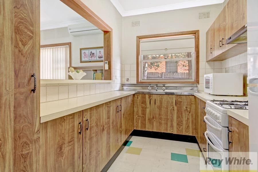 9 Rayment Avenue, Kingsgrove - Thumbnail 4