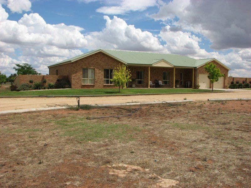 2 School Road, FORBES NSW 2871, Forbes - Image 1