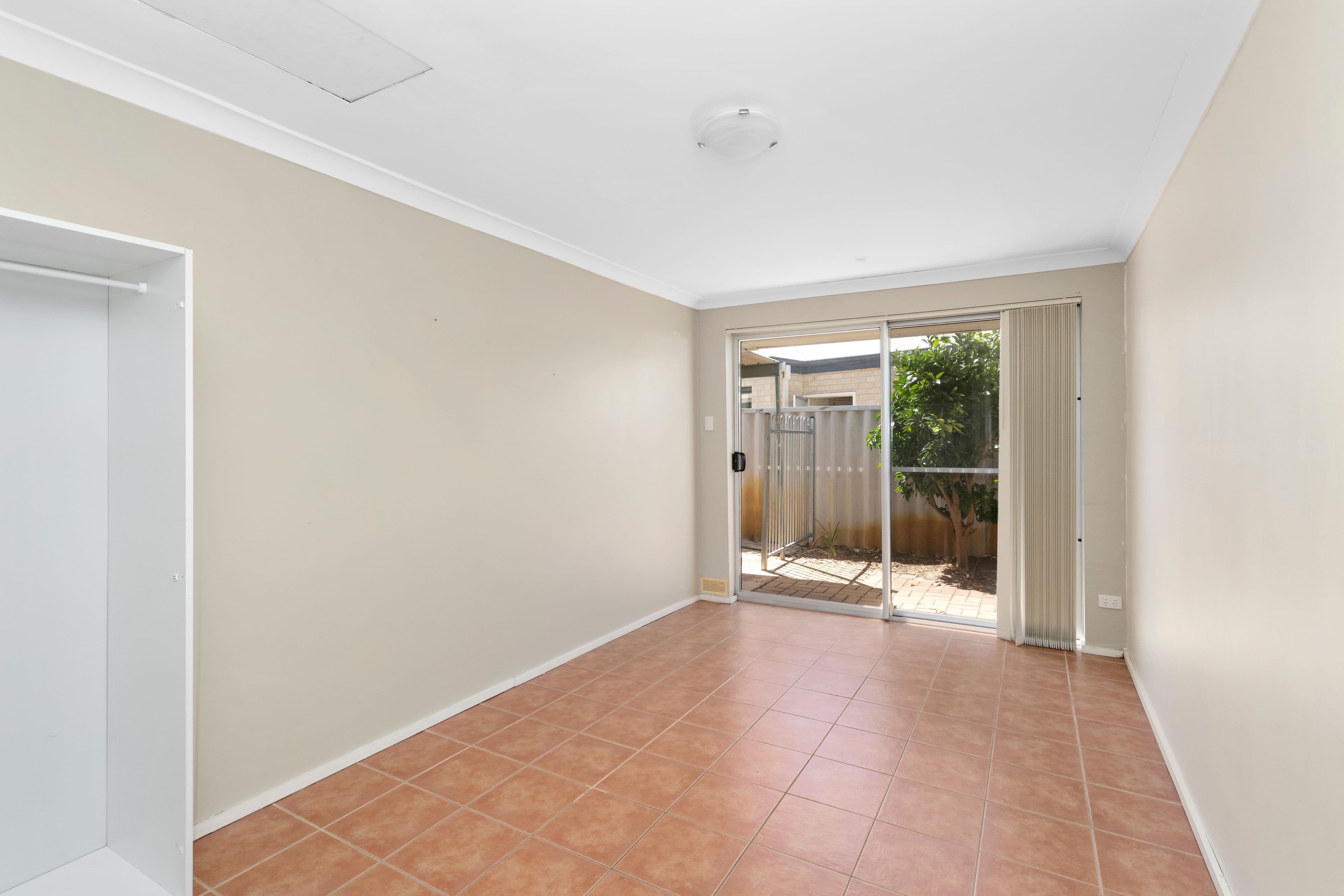 16 Mandora Way, Riverton WA 6148, Riverton - Thumbnail 2