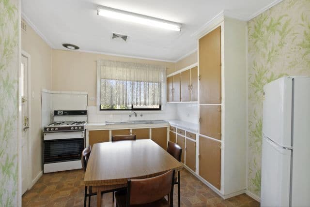 44 Lane Crescent, Reservoir VIC 3073, Reservoir - Thumbnail 4