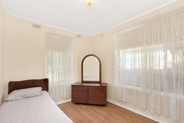 44 Lane Crescent, Reservoir VIC 3073, Reservoir - Thumbnail 6