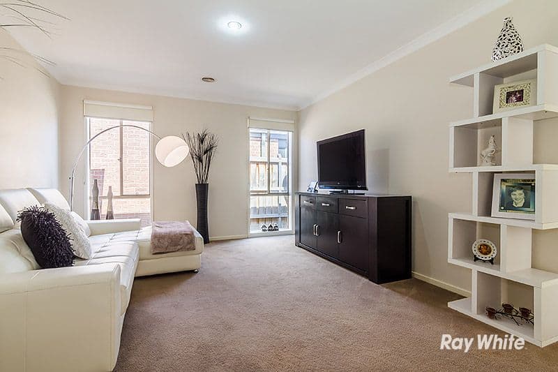86 Mountainview Boulevard, Cranbourne North VIC 3977, Cranbourne North - Thumbnail 2