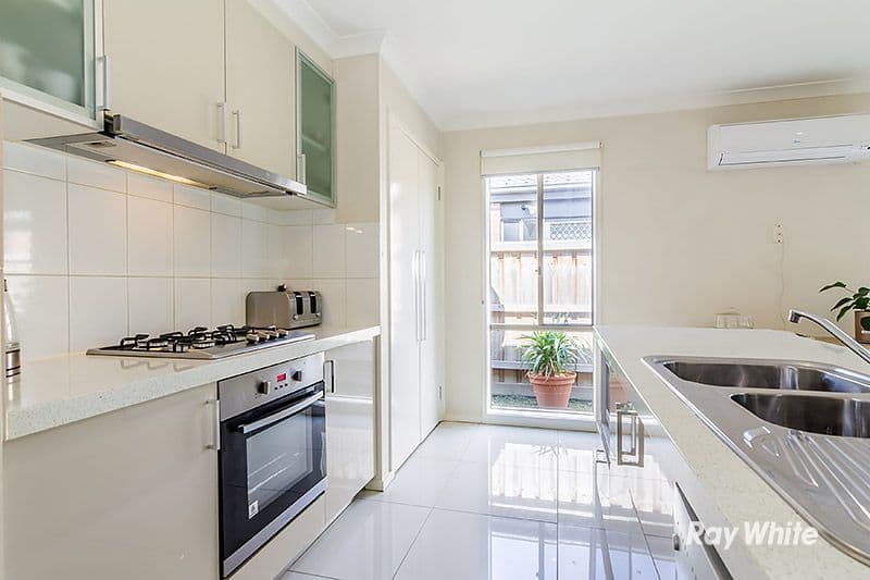 86 Mountainview Boulevard, Cranbourne North VIC 3977, Cranbourne North - Thumbnail 3