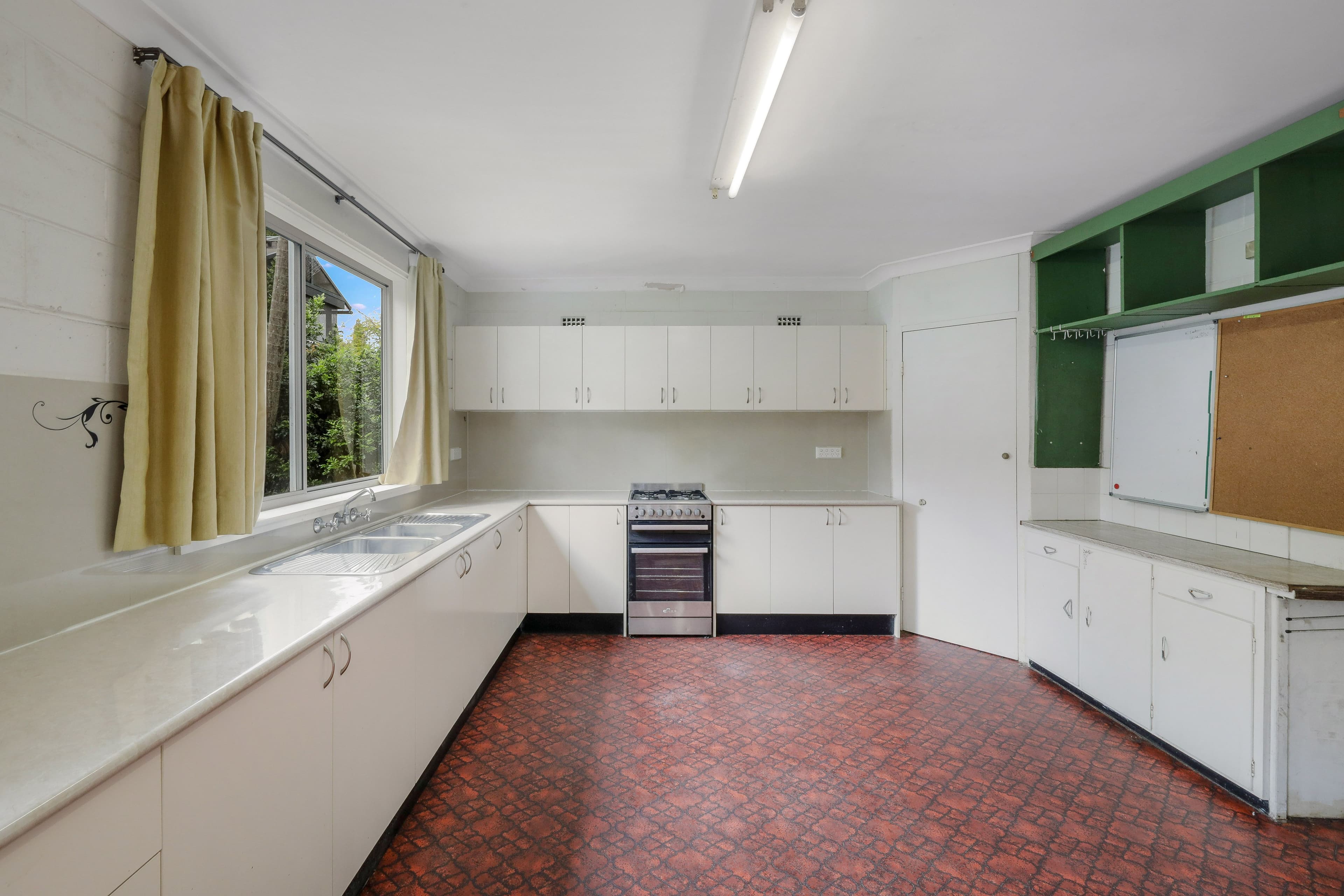 23 Elwin Street, Peakhurst NSW 2210, Peakhurst - Thumbnail 3