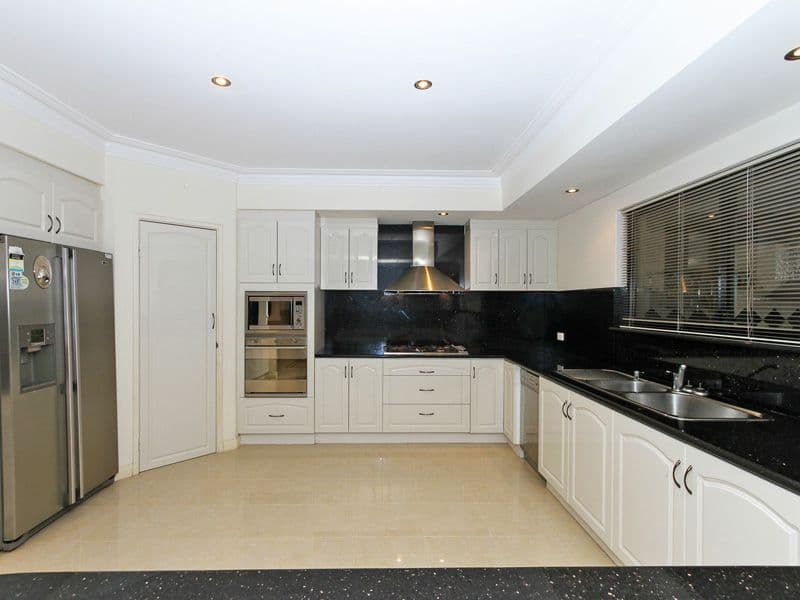 15 Cottonwood Crescent, DIANELLA WA 6059, Dianella - Thumbnail 2