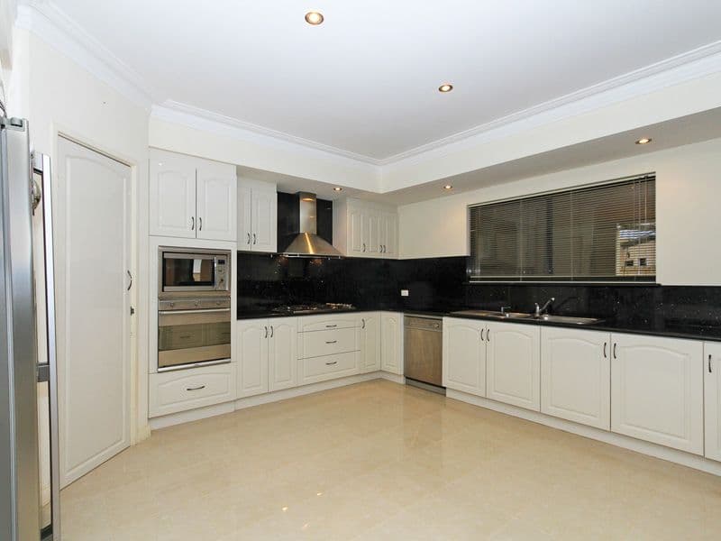 15 Cottonwood Crescent, DIANELLA WA 6059, Dianella - Thumbnail 5
