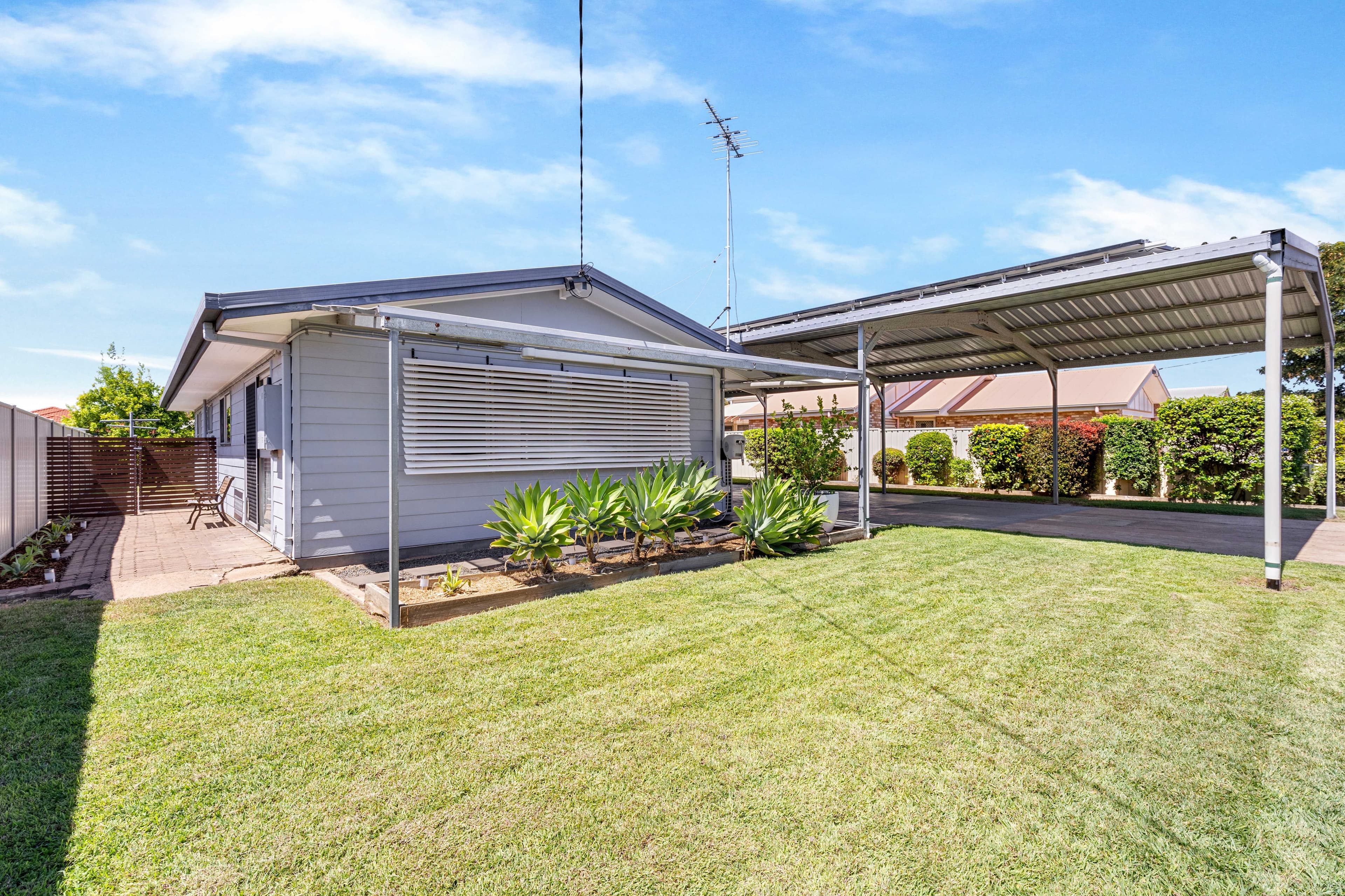 1B Batts Place, Emerald QLD 4720, Emerald - Image 1