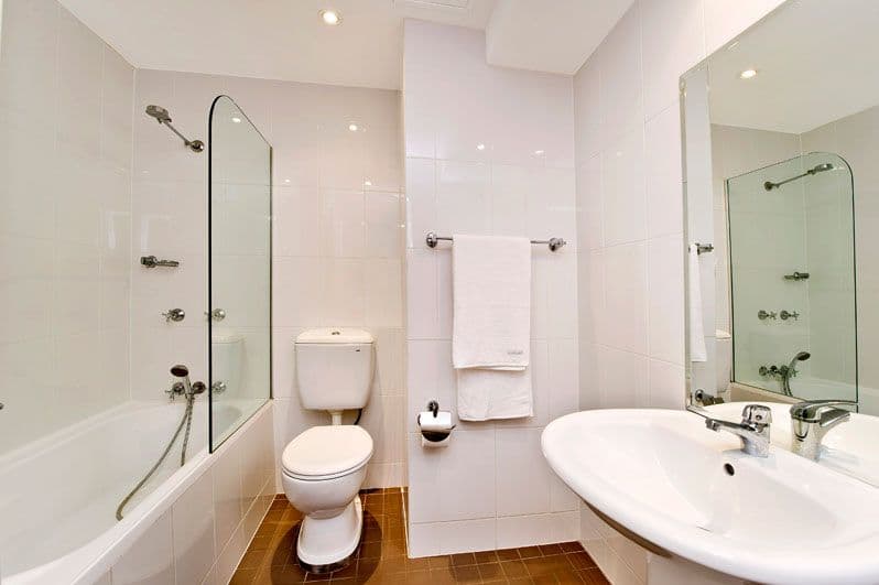 27 Carnation Drive, Mooroobool - Thumbnail 3