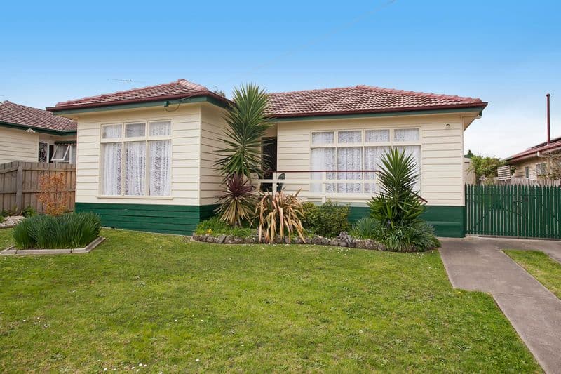 18 Nagle Drive, BELMONT VIC 3216, Belmont - Thumbnail 2