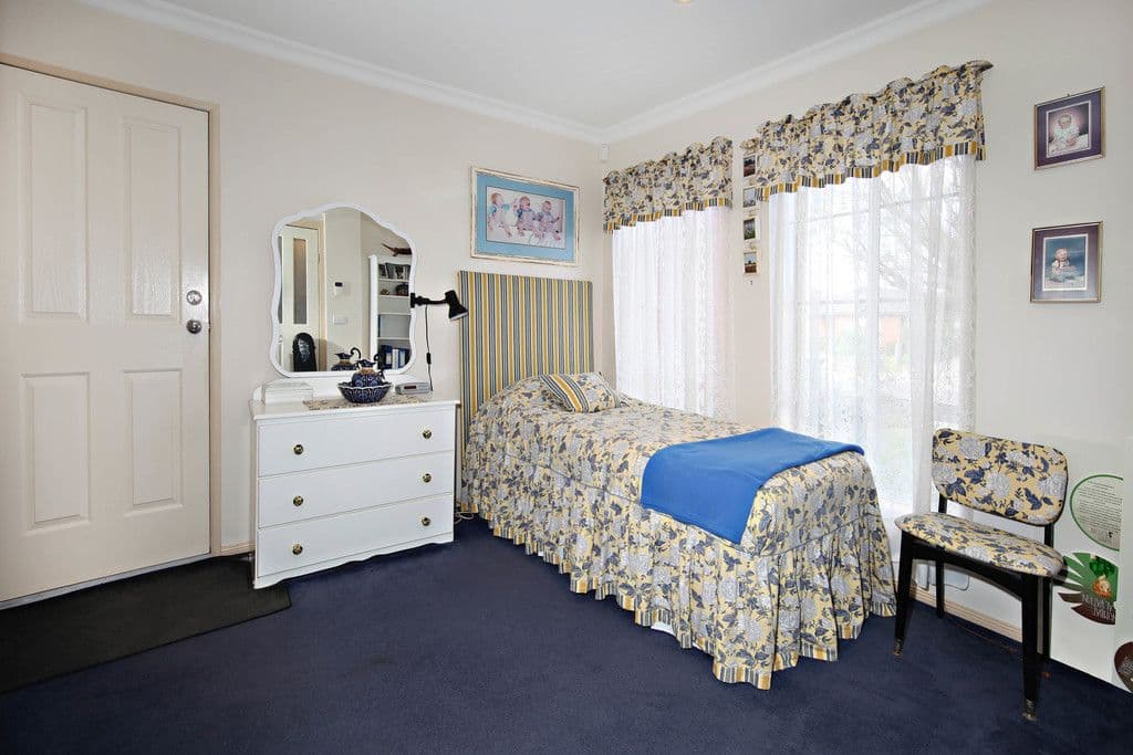 17 Breakwater Crescent, Point Cook VIC 3030, Point Cook - Thumbnail 3