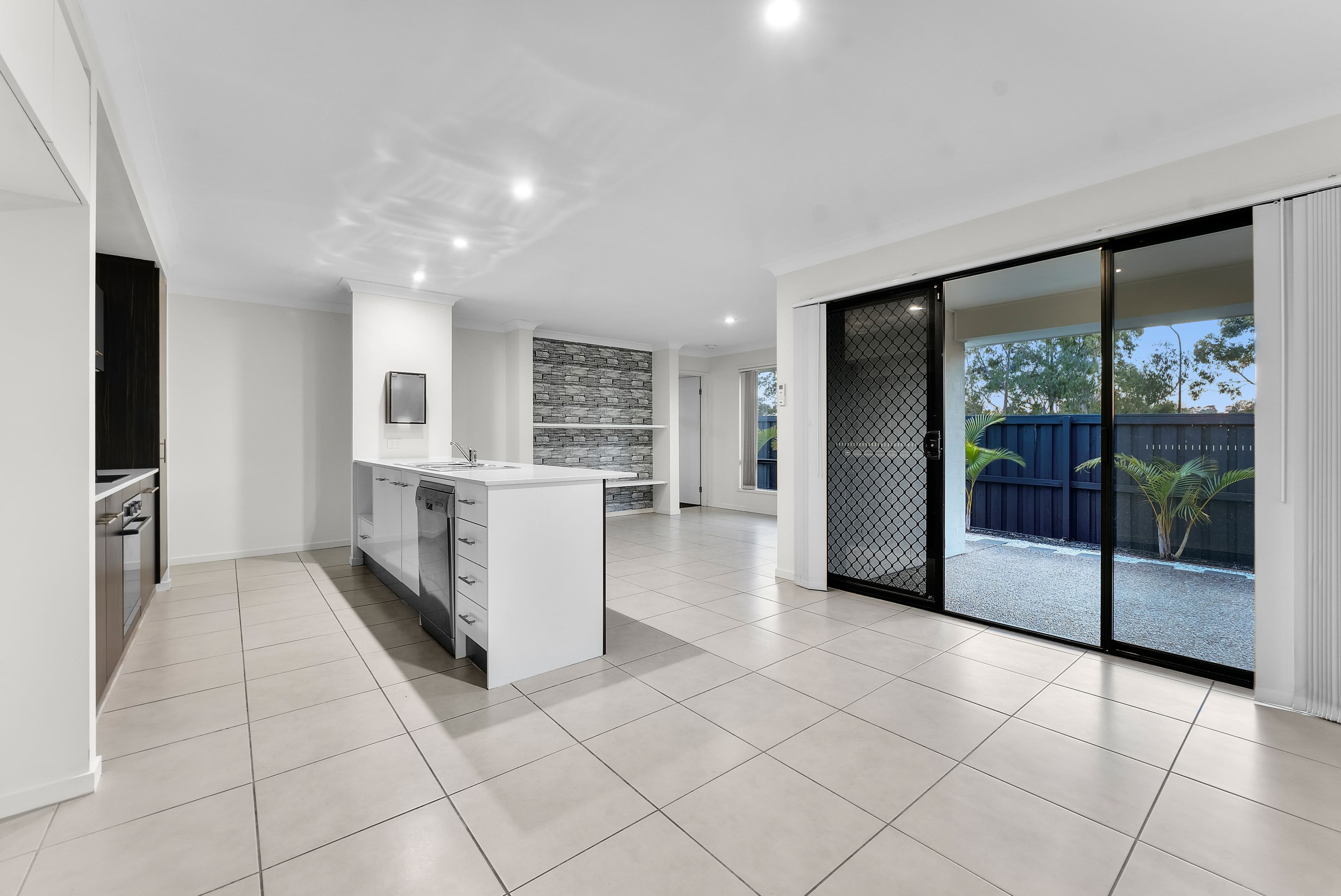 20 Denham Crescent, North Lakes QLD 4509, North Lakes - Thumbnail 2