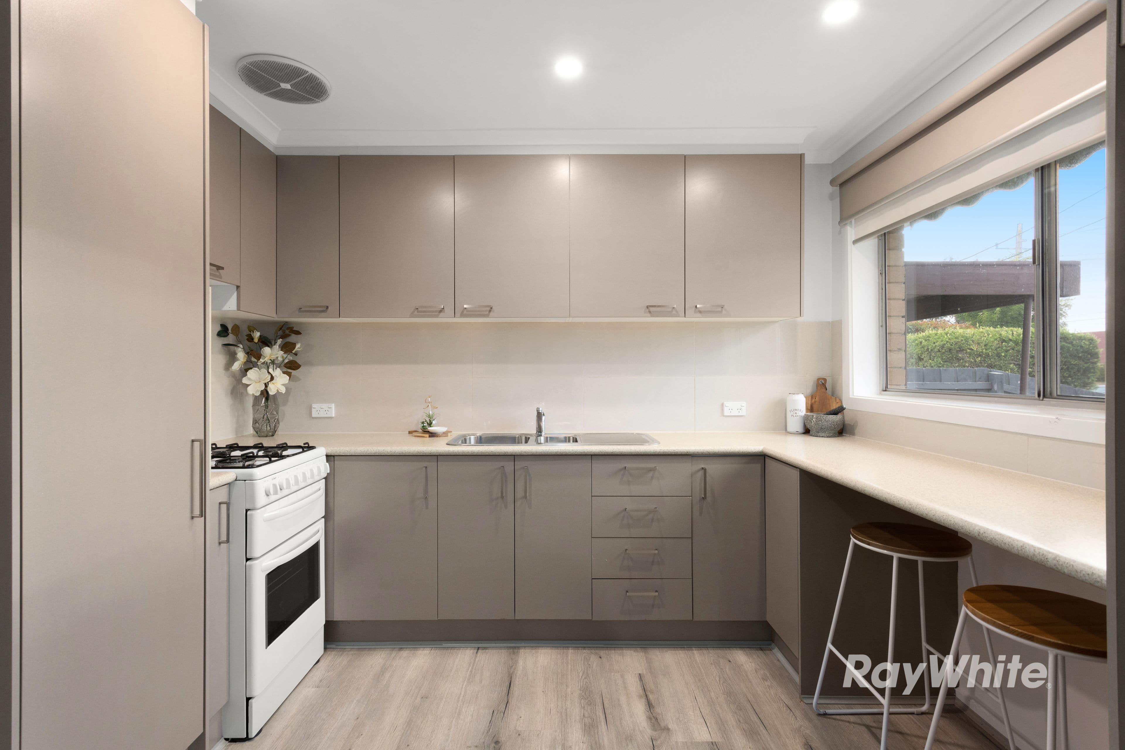258 Warrigal Road, Cheltenham VIC 3192, Cheltenham - Thumbnail 2