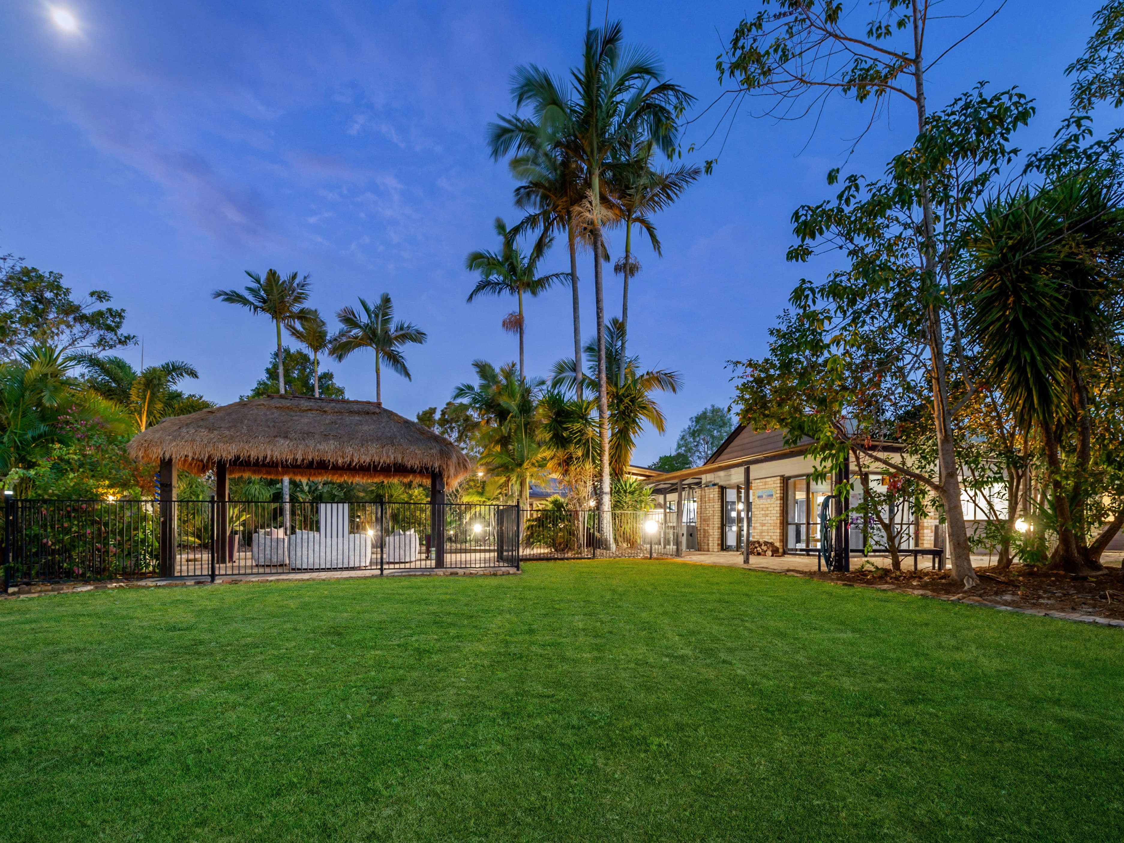 7 Mountain View Court, Samford Valley QLD 4520, Samford Valley - Thumbnail 2