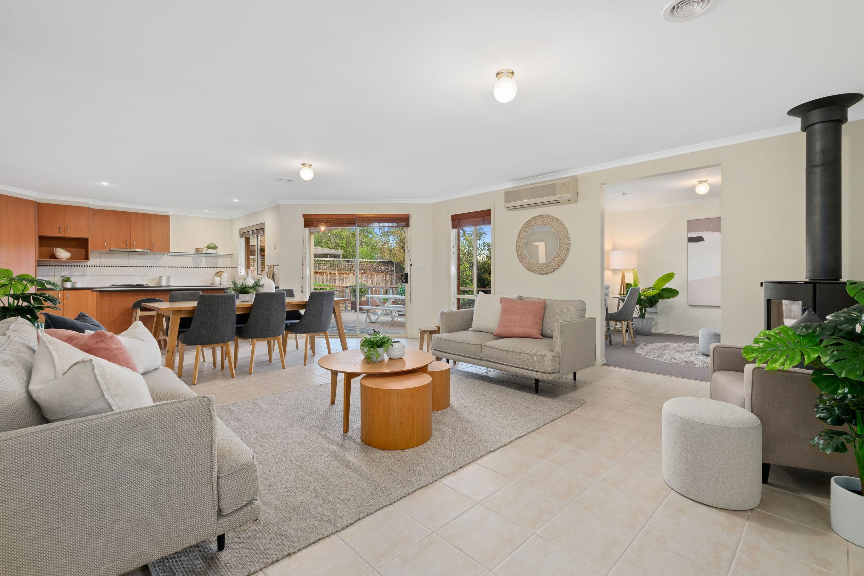 15 Berkley Rise, South Morang VIC 3752, South Morang - Thumbnail 2