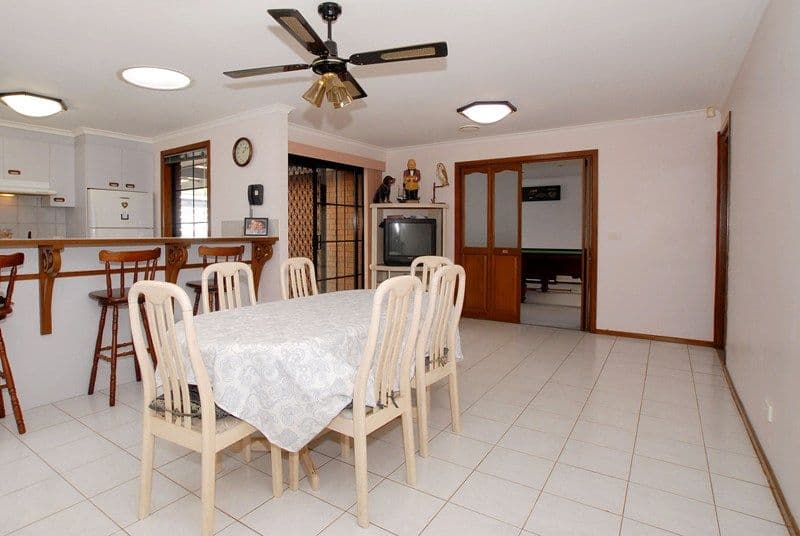24 Symons Avenue, HOPPERS CROSSING VIC 3029, Hoppers Crossing - Thumbnail 4