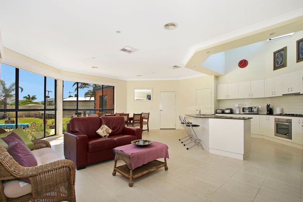 5 Chernyne Close, Yarrawonga VIC 3730, Yarrawonga - Thumbnail 2