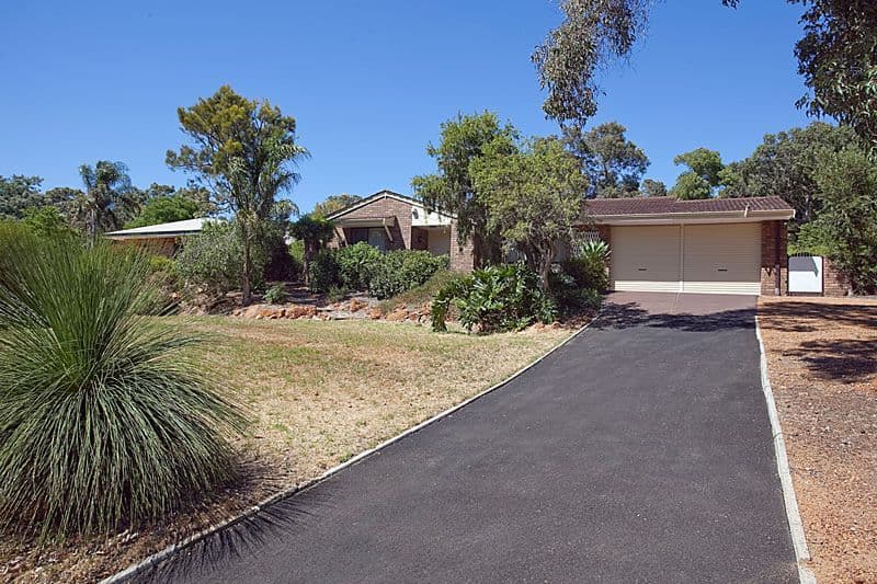 70 Chislehurst Road, LESMURDIE WA 6076, Lesmurdie - Image 1