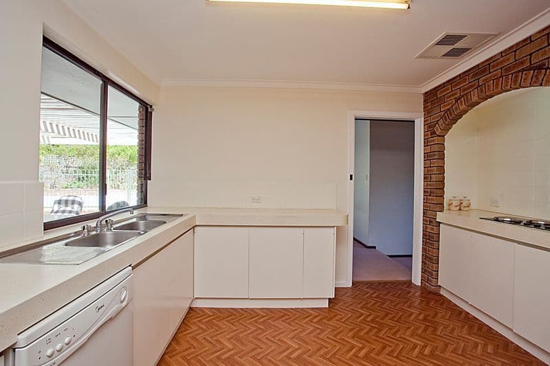 70 Chislehurst Road, LESMURDIE WA 6076, Lesmurdie - Thumbnail 4