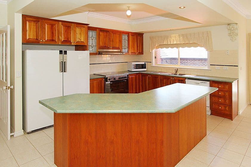 36 Bradley Drive, MILL PARK VIC 3082, Mill Park - Thumbnail 2