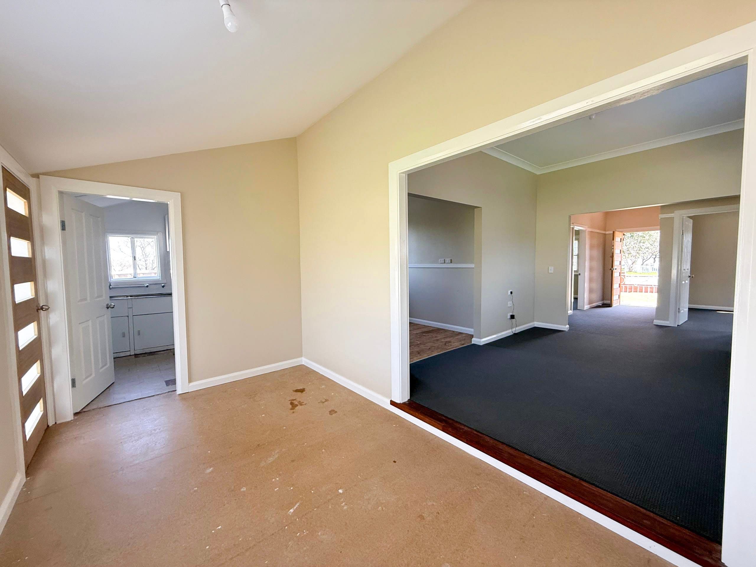 2 Carrington Street, Parkes NSW 2870, Parkes - Thumbnail 2