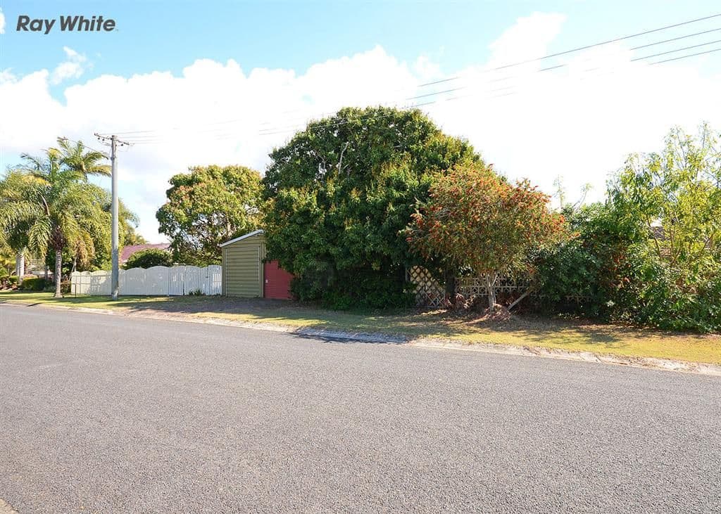 23 Cunningham Street, TORQUAY QLD 4655, Torquay - Thumbnail 2