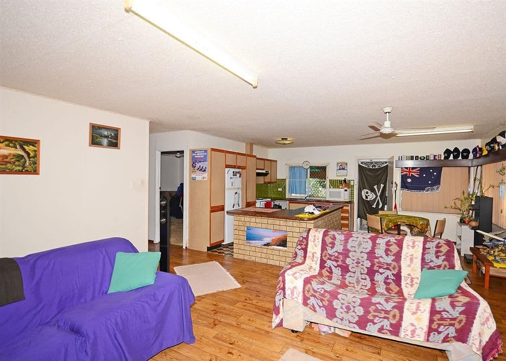 23 Cunningham Street, TORQUAY QLD 4655, Torquay - Thumbnail 4