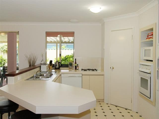 9 O'Farrell Close, ATWELL WA 6164, Atwell - Thumbnail 2