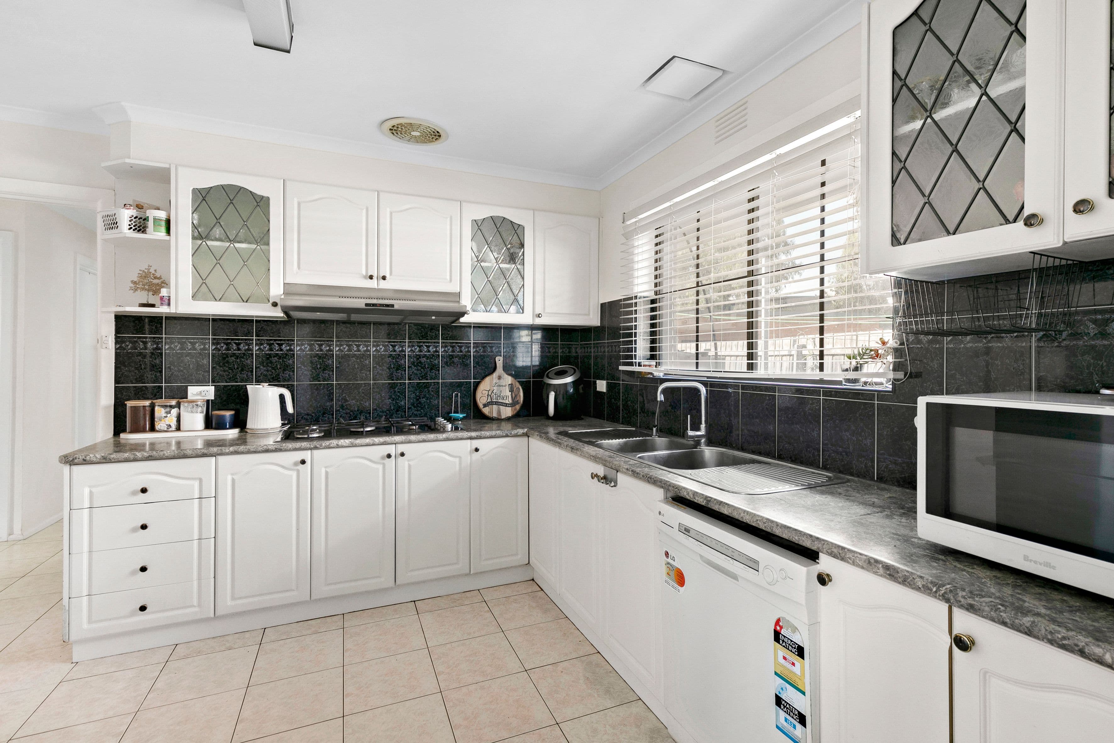 8 Emerald Street, Dallas VIC 3047, Dallas - Thumbnail 5