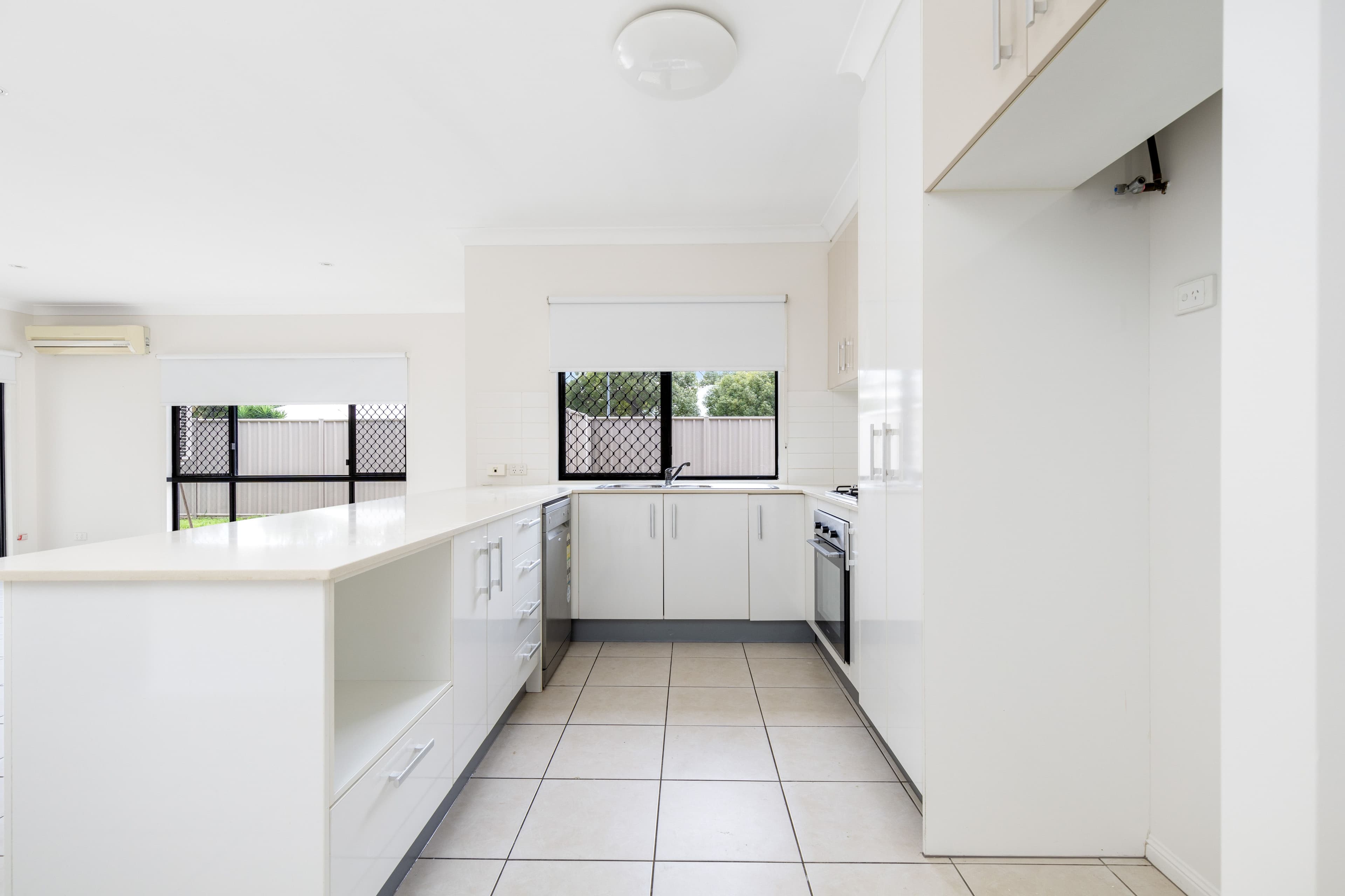 38 Newman Drive, Emerald QLD 4720, Emerald - Thumbnail 7