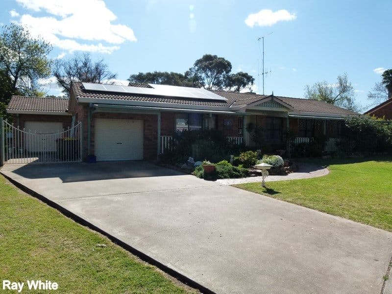 15 Chelsea Crescent, Forbes - Image 1