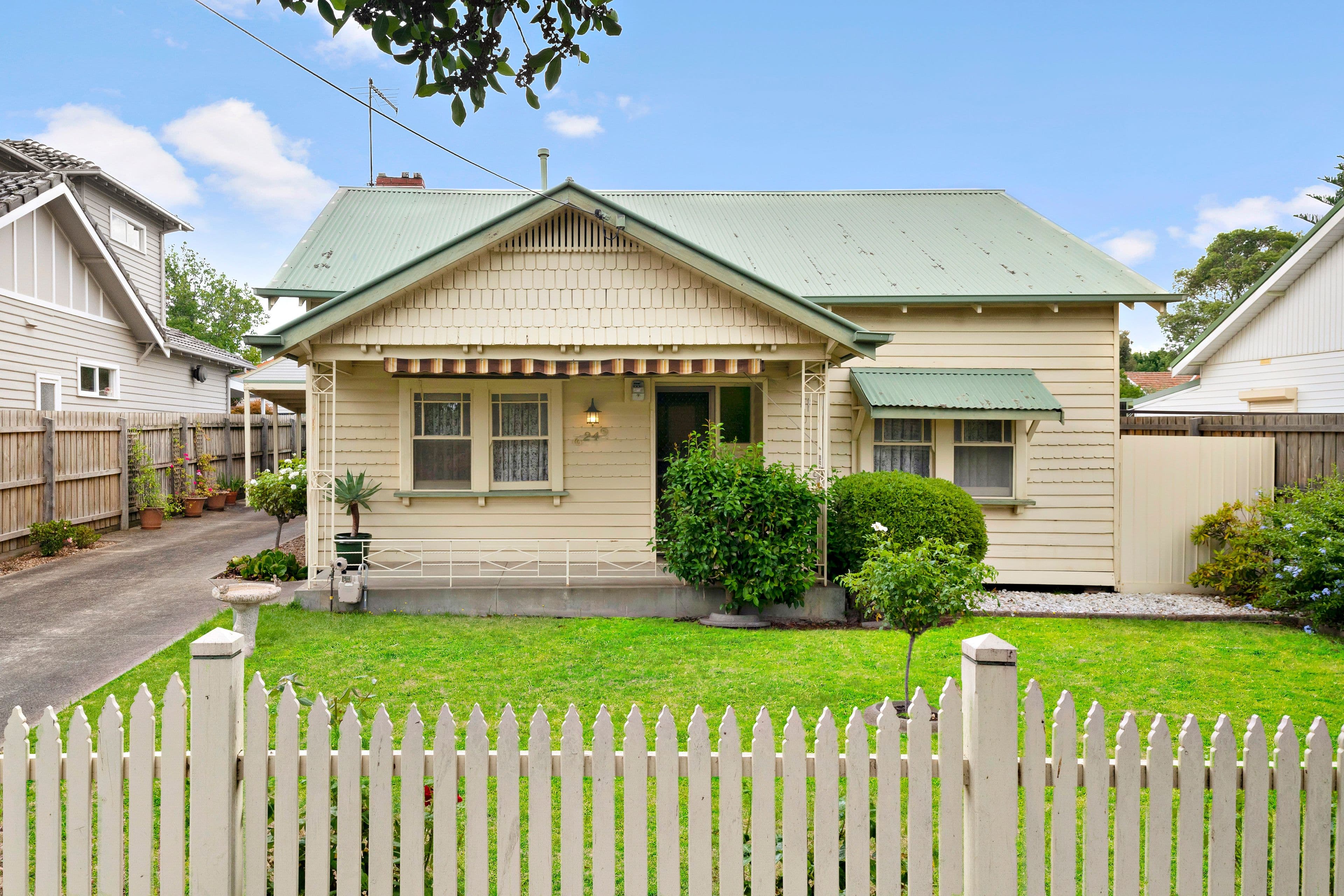 24 Lincoln Avenue, Coburg North VIC 3058, Coburg North - Image 1