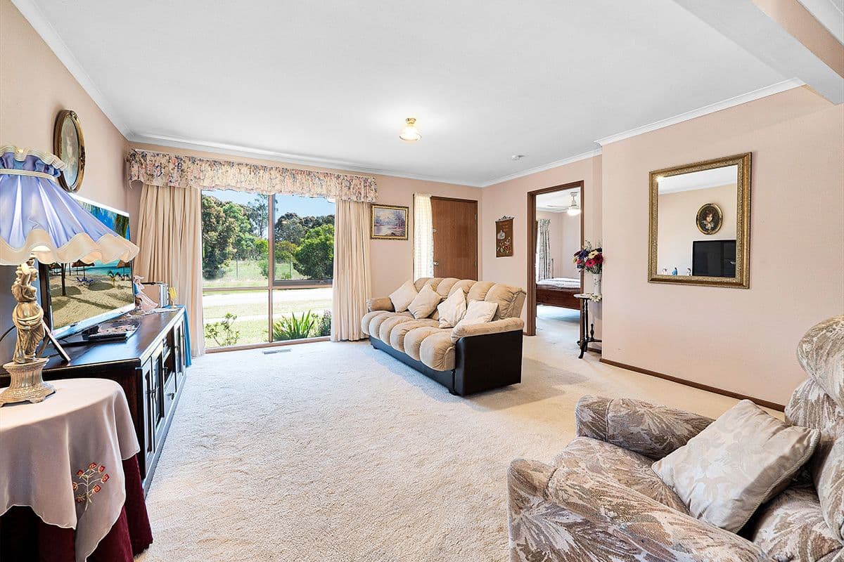 44 Huon Park Road, Cranbourne North VIC 3977, Cranbourne North - Thumbnail 3