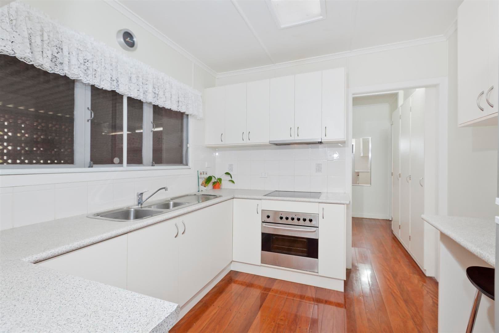 11 Steele Street, HOLLAND PARK QLD 4121, Holland Park - Thumbnail 3